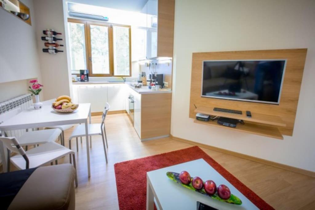 High Tech - Luxurious Apartment Sofia Bagian luar foto