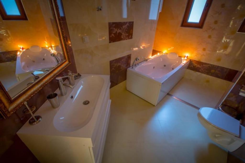 High Tech - Luxurious Apartment Sofia Bagian luar foto