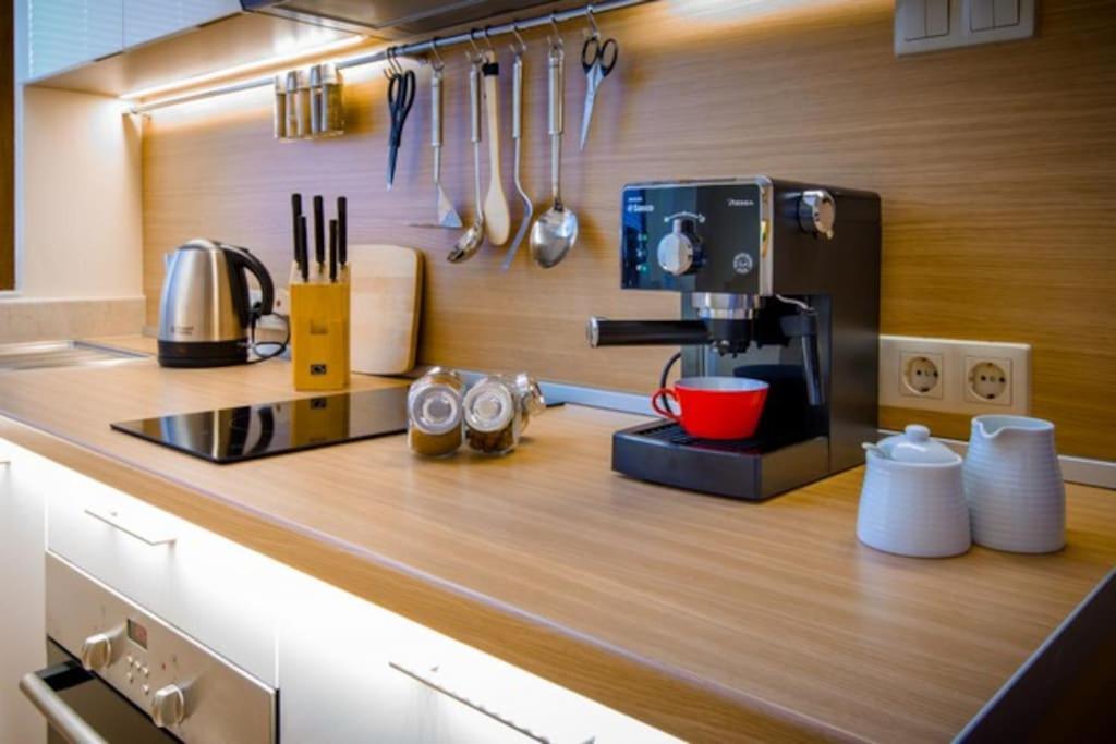 High Tech - Luxurious Apartment Sofia Bagian luar foto